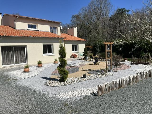Maison Sous Les Chenes Le Gua  Exterior photo